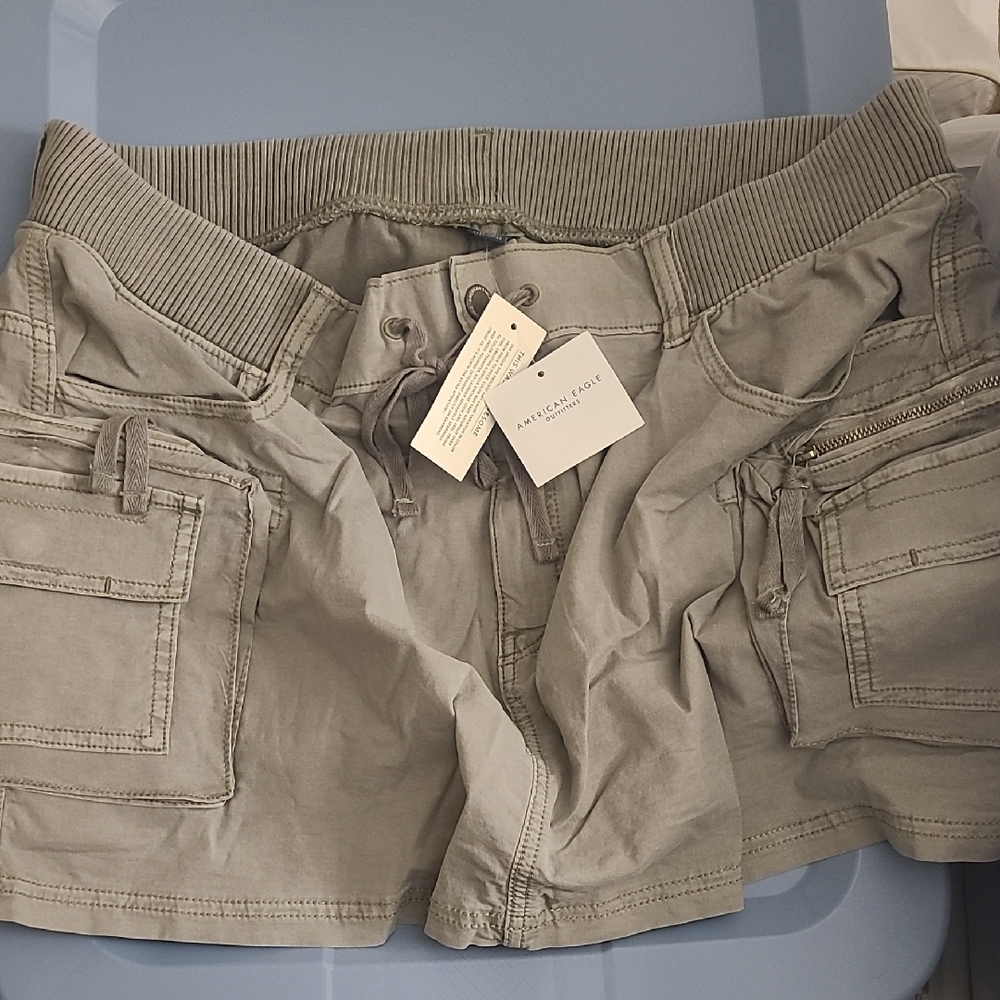 American Eagle Outfitters Women's Cargo Shorts in Gray